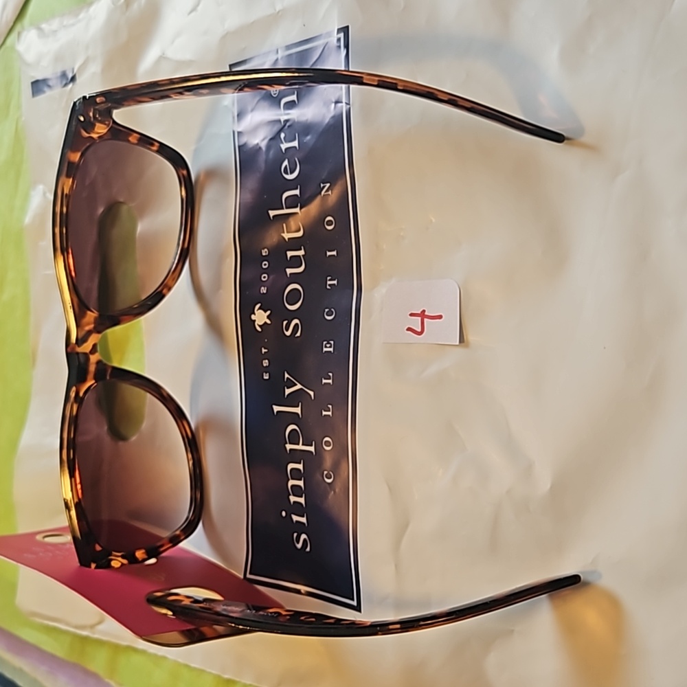 Simply Southern Sunglasses and Blu light filtering glasses - Picture 10 of 12